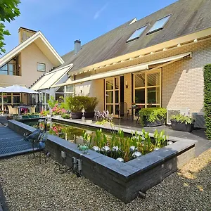 https://guest-room.utrechthotels.net