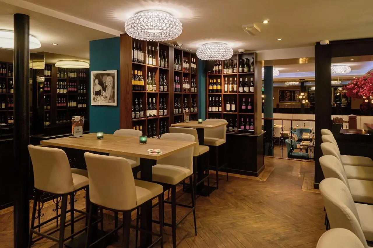 Hotel Chariot Aalsmeer 4*,
